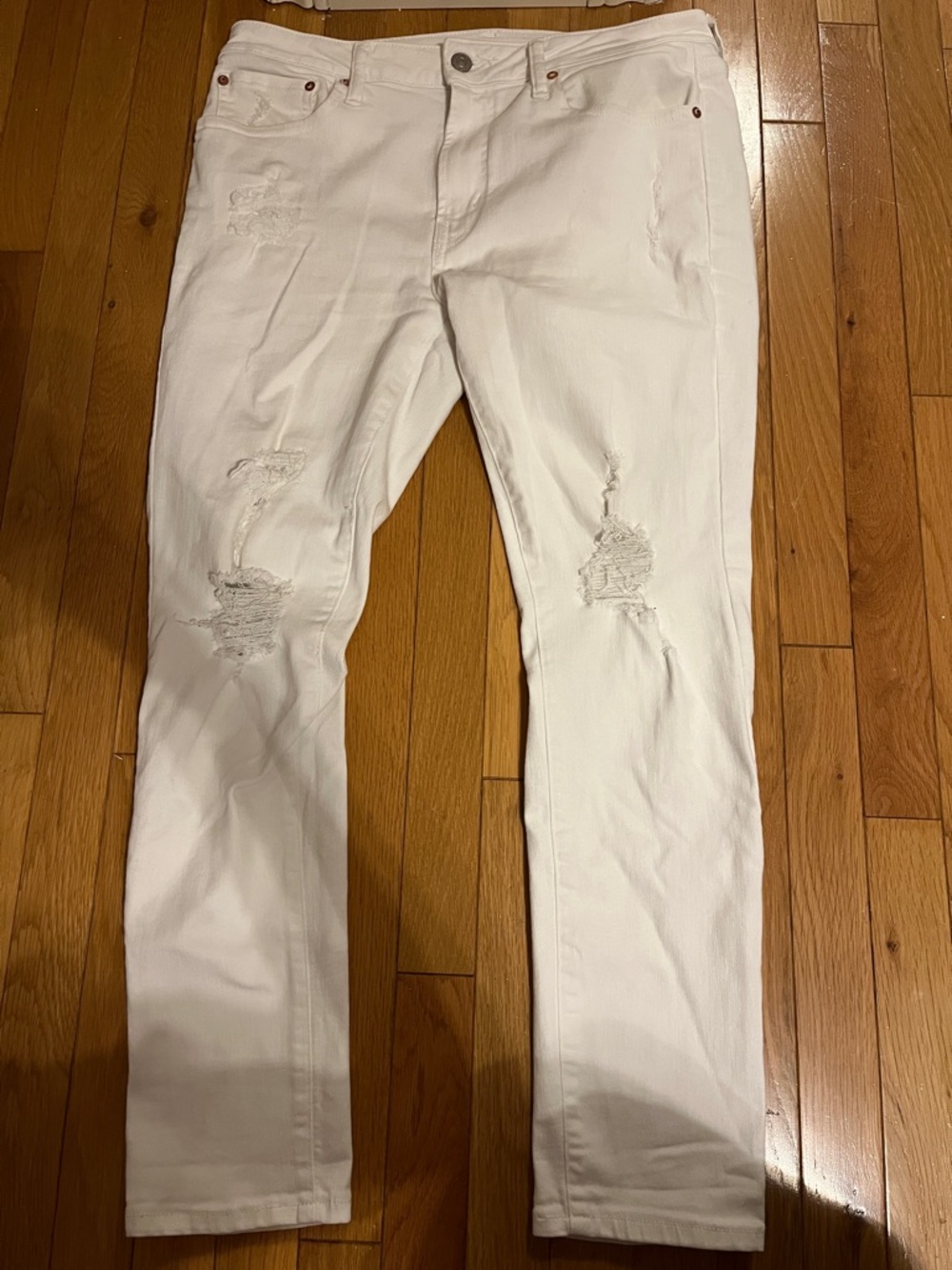 Men’s American eagle white skinny ripped jeans